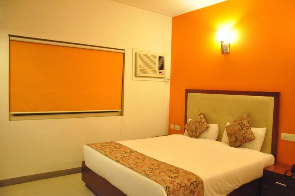 Hotel Deviram Palace Агра Екстер'єр фото